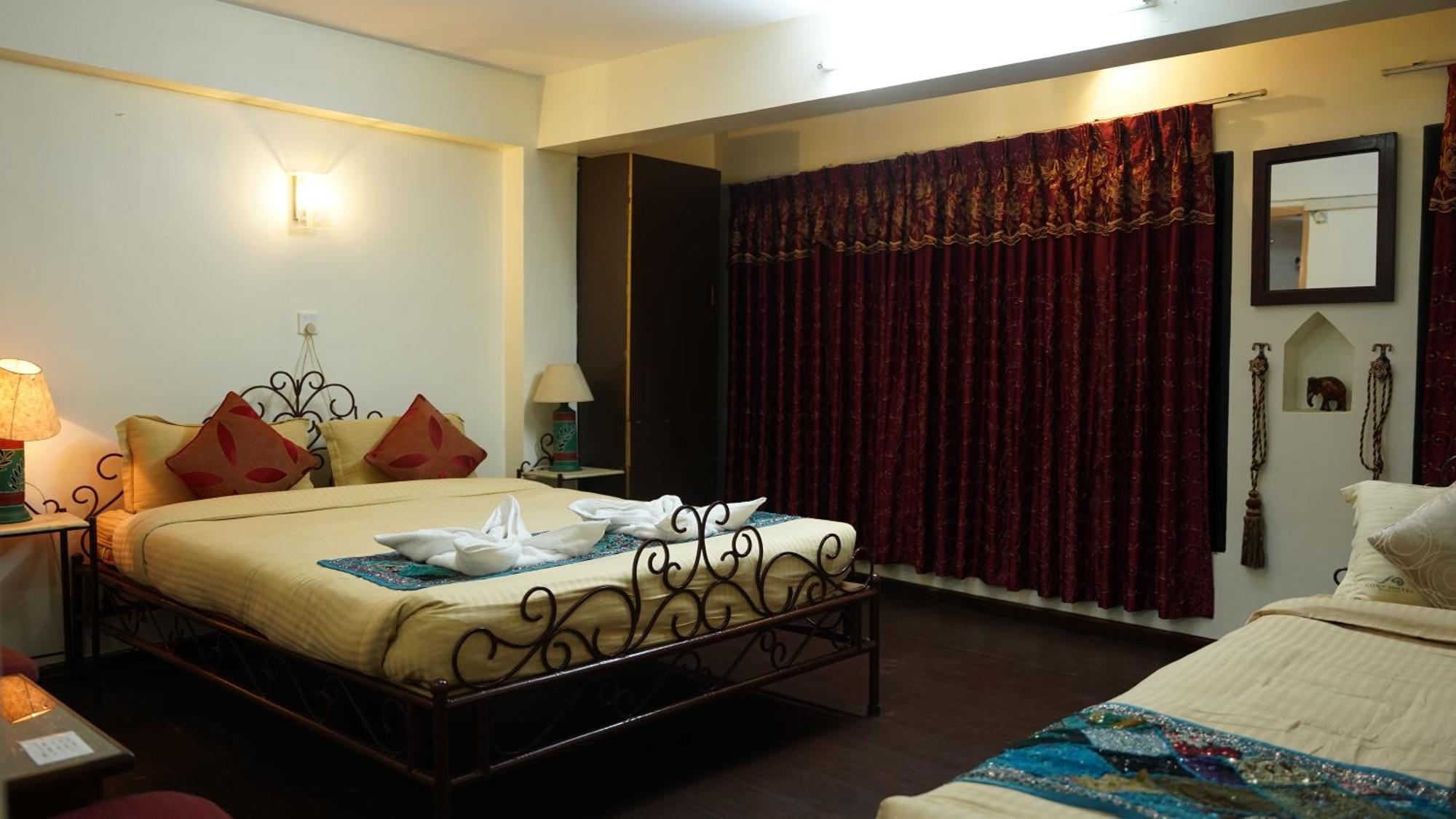 Cosy Hotel Bhatgoan Exterior foto