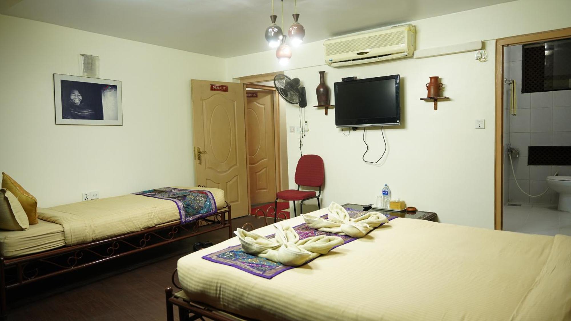 Cosy Hotel Bhatgoan Exterior foto
