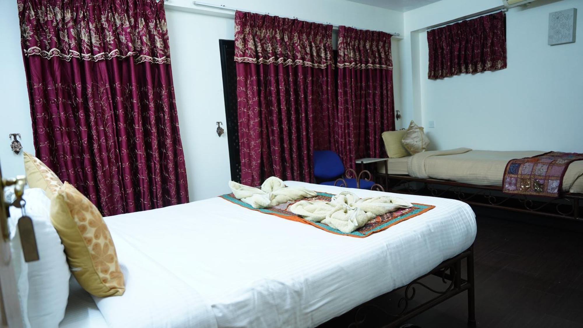 Cosy Hotel Bhatgoan Exterior foto