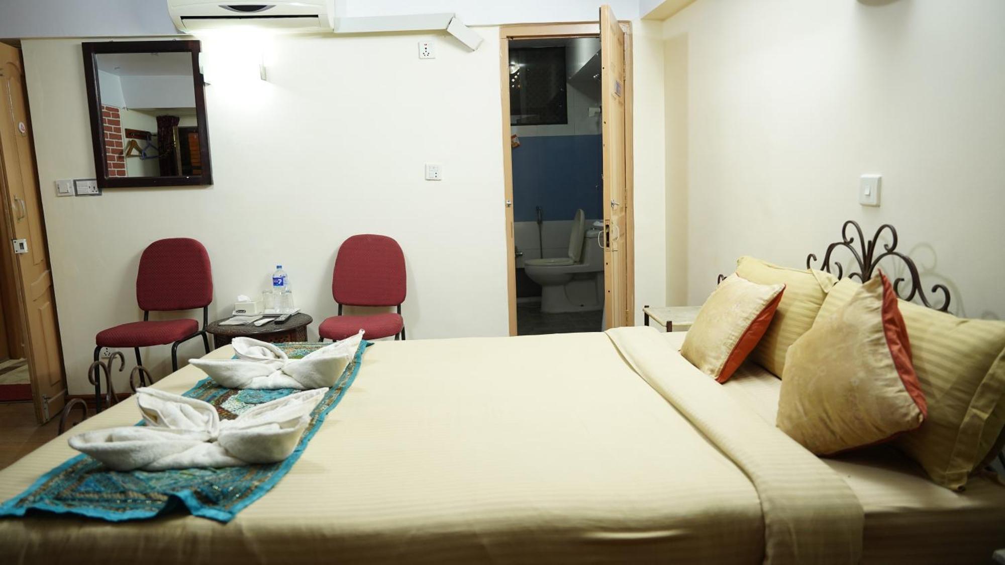 Cosy Hotel Bhatgoan Exterior foto