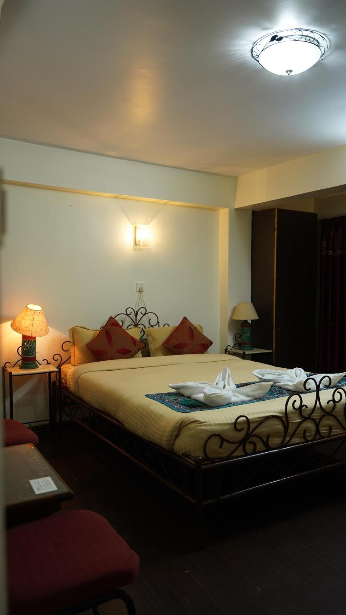 Cosy Hotel Bhatgoan Exterior foto