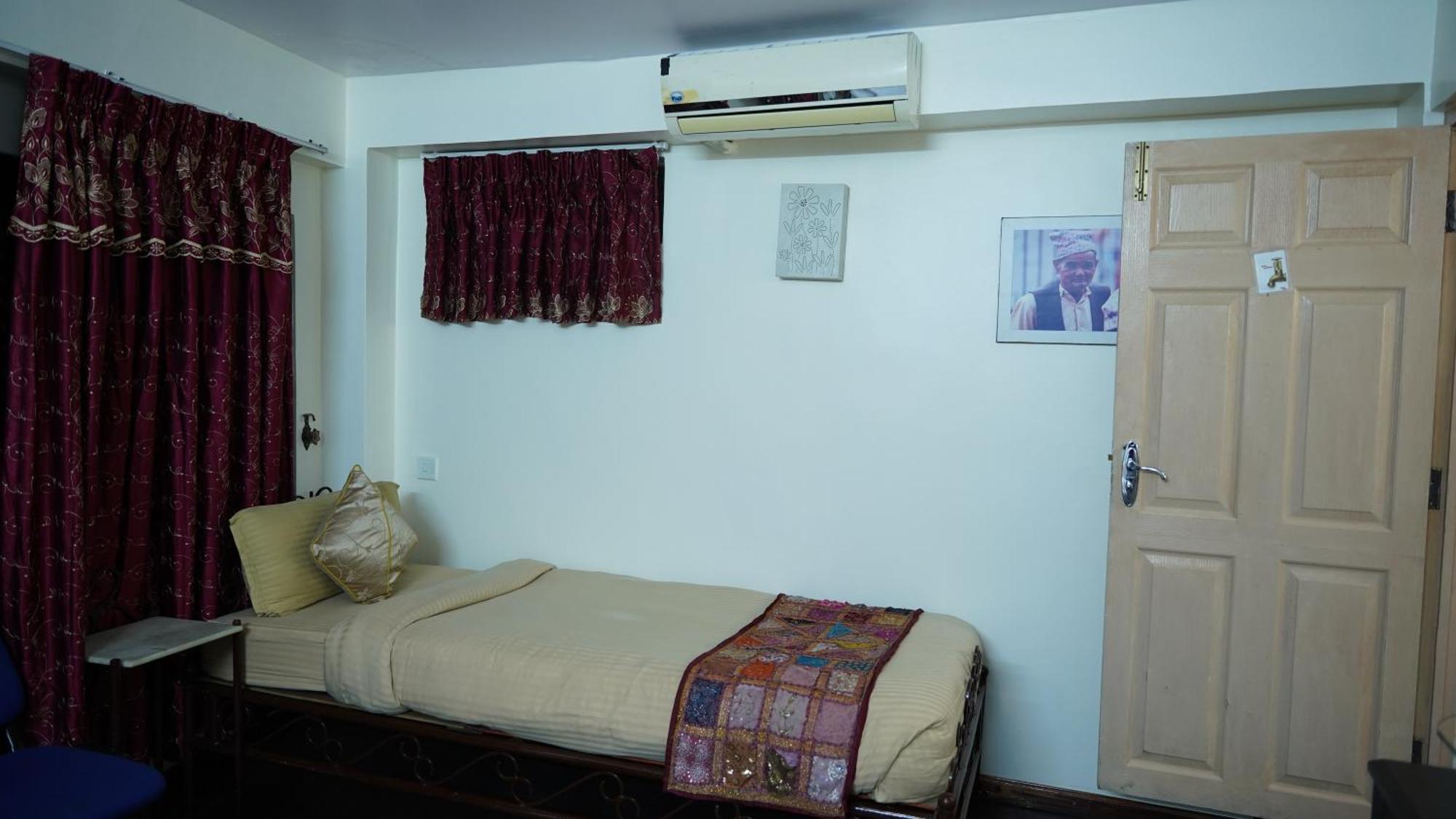 Cosy Hotel Bhatgoan Exterior foto