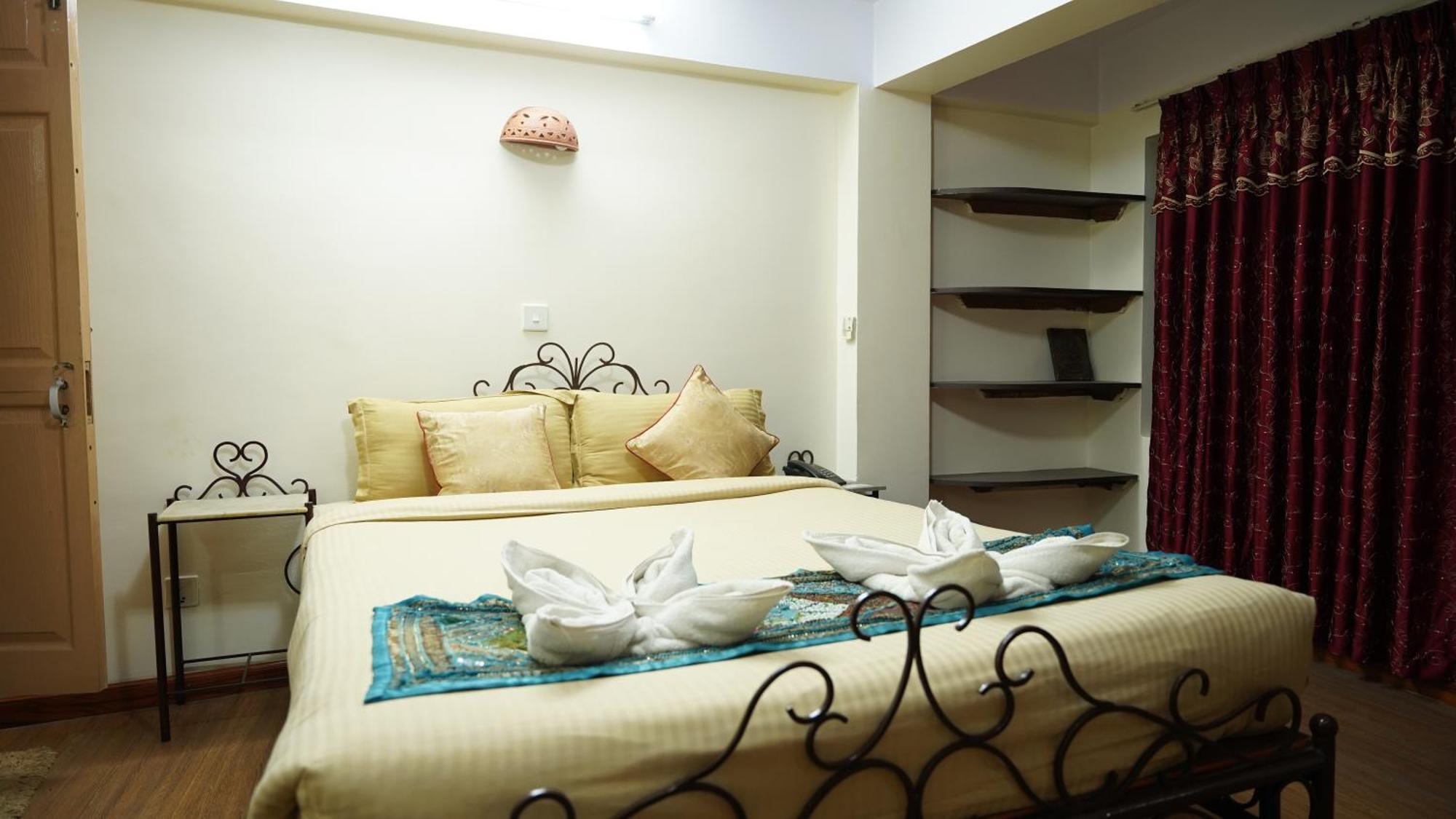 Cosy Hotel Bhatgoan Exterior foto