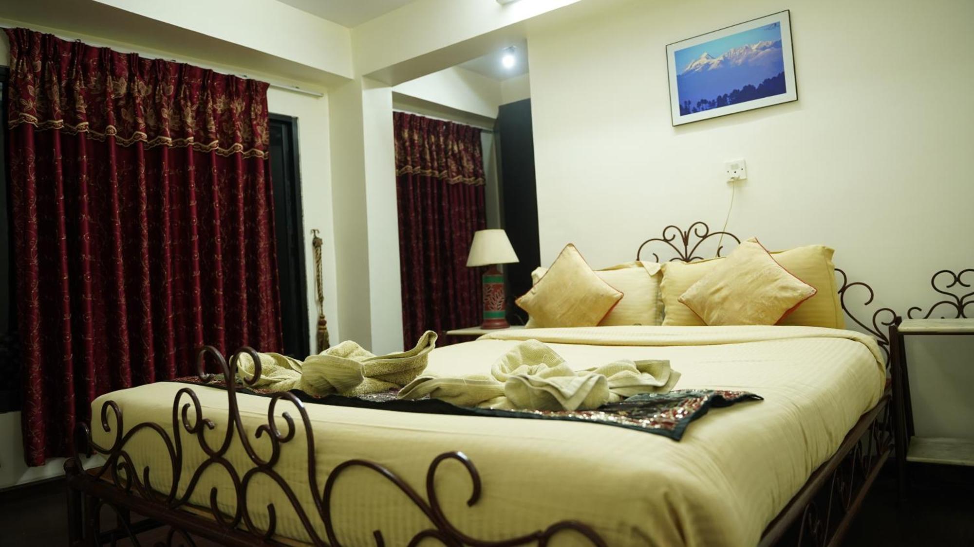 Cosy Hotel Bhatgoan Exterior foto