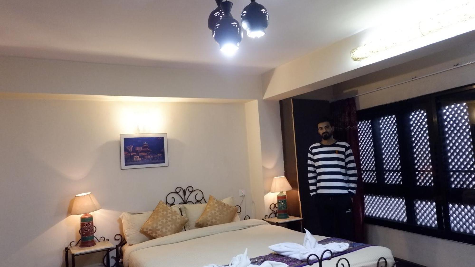 Cosy Hotel Bhatgoan Exterior foto
