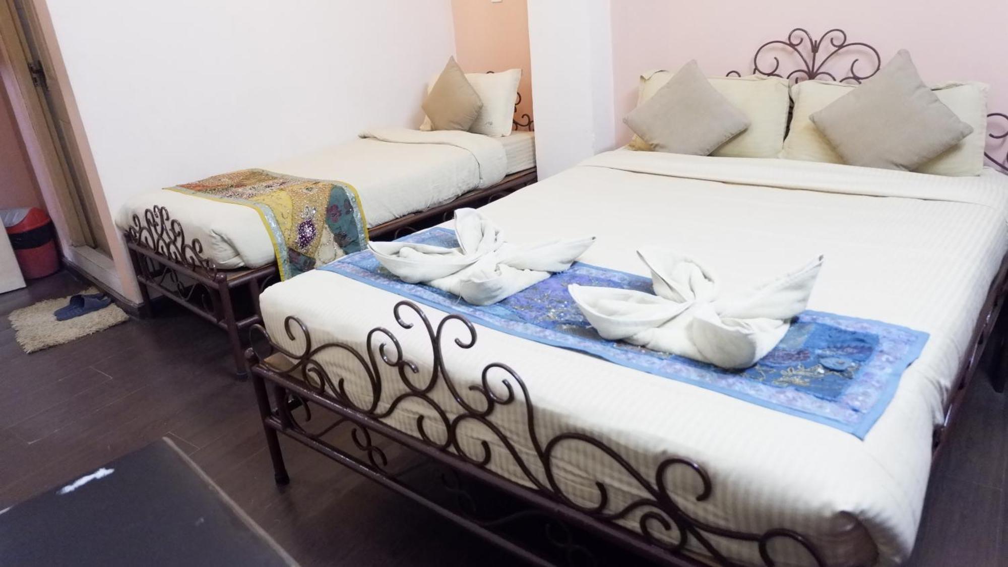 Cosy Hotel Bhatgoan Exterior foto