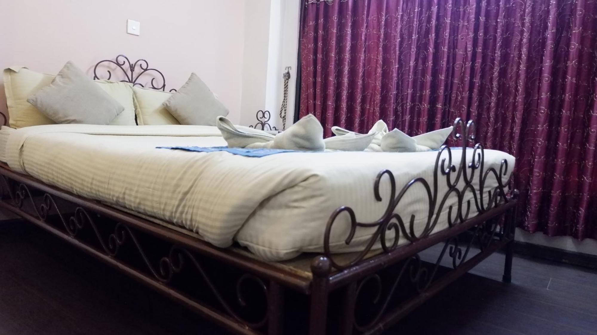 Cosy Hotel Bhatgoan Exterior foto